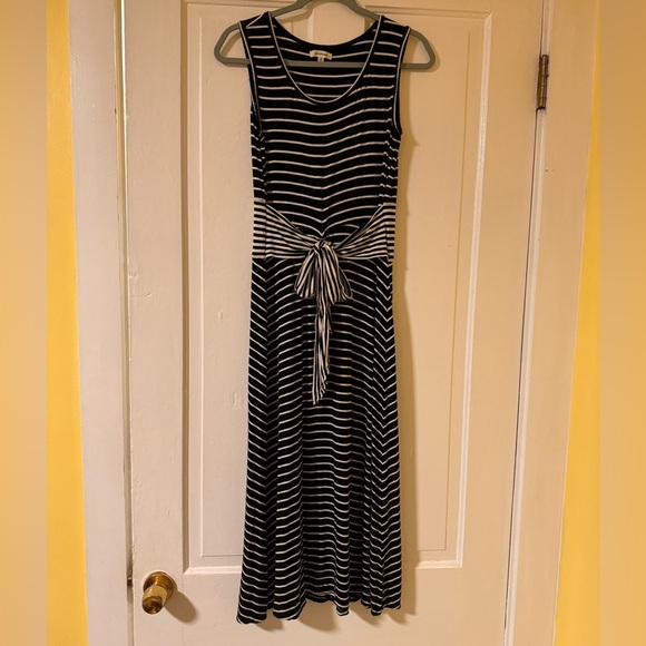 Max Studio Black White Striped Front Tie Maxi Dress: Medium - Picture 1 of 9